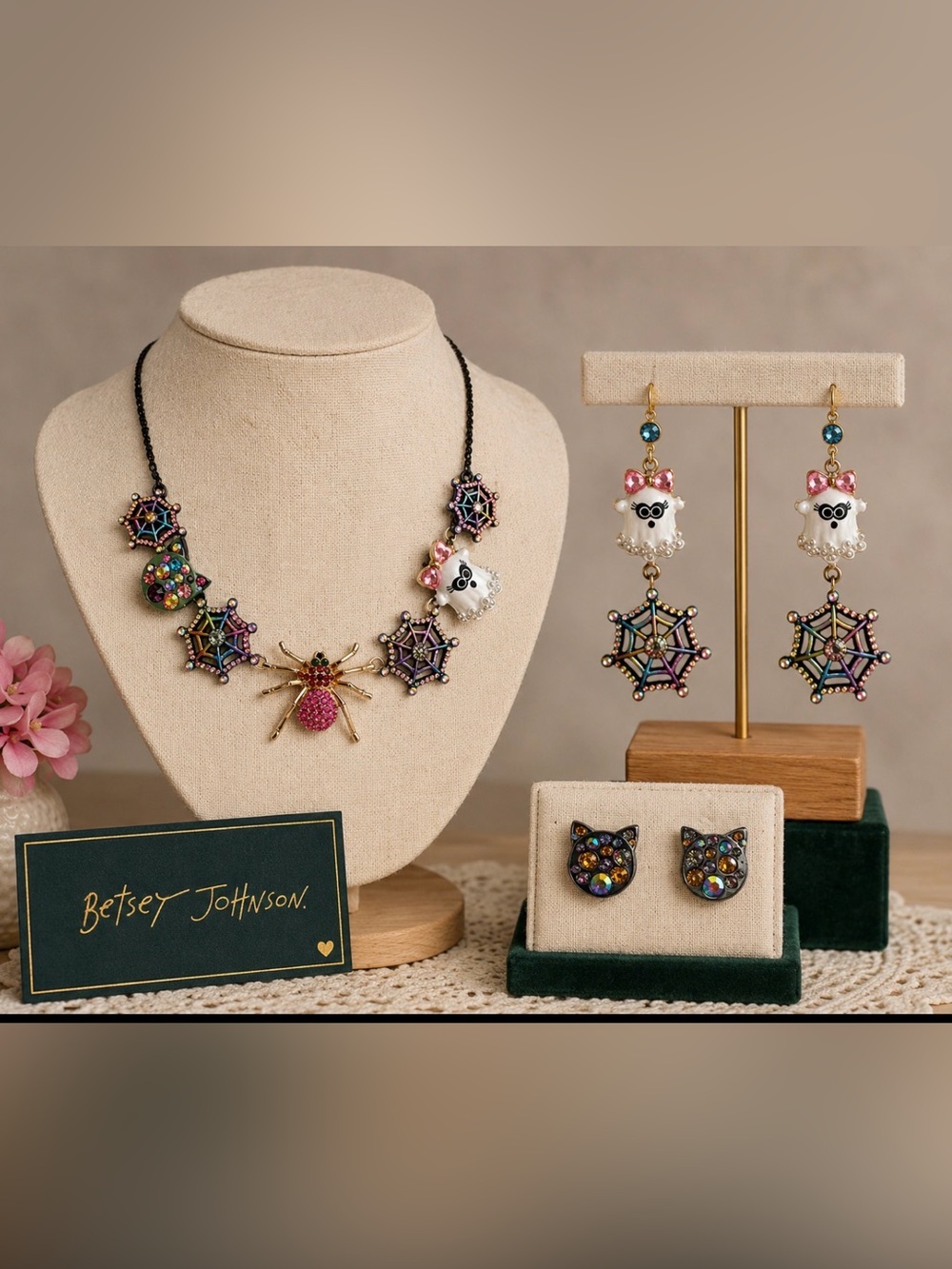 Betsey Johnson, cat earrings with rhinestones - Picture 7 of 7